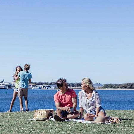 Sky Broadwater Apartments Southport Bagian luar foto