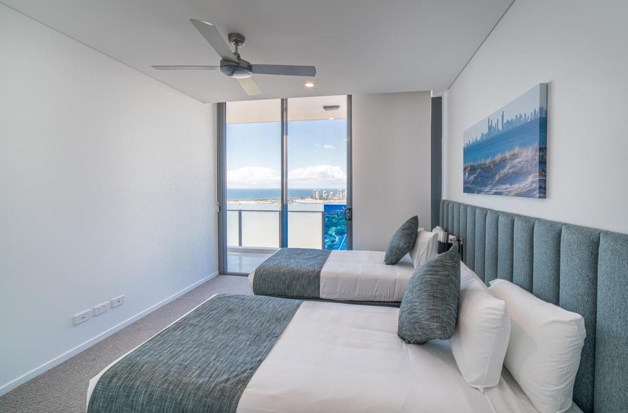 Sky Broadwater Apartments Southport Bagian luar foto