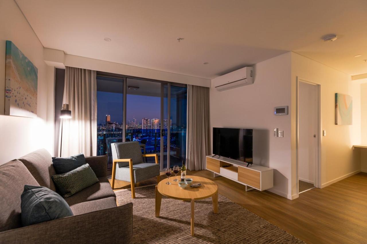 Sky Broadwater Apartments Southport Bagian luar foto