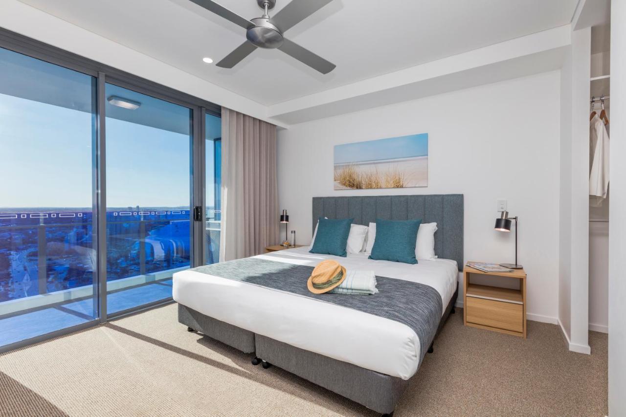 Sky Broadwater Apartments Southport Bagian luar foto
