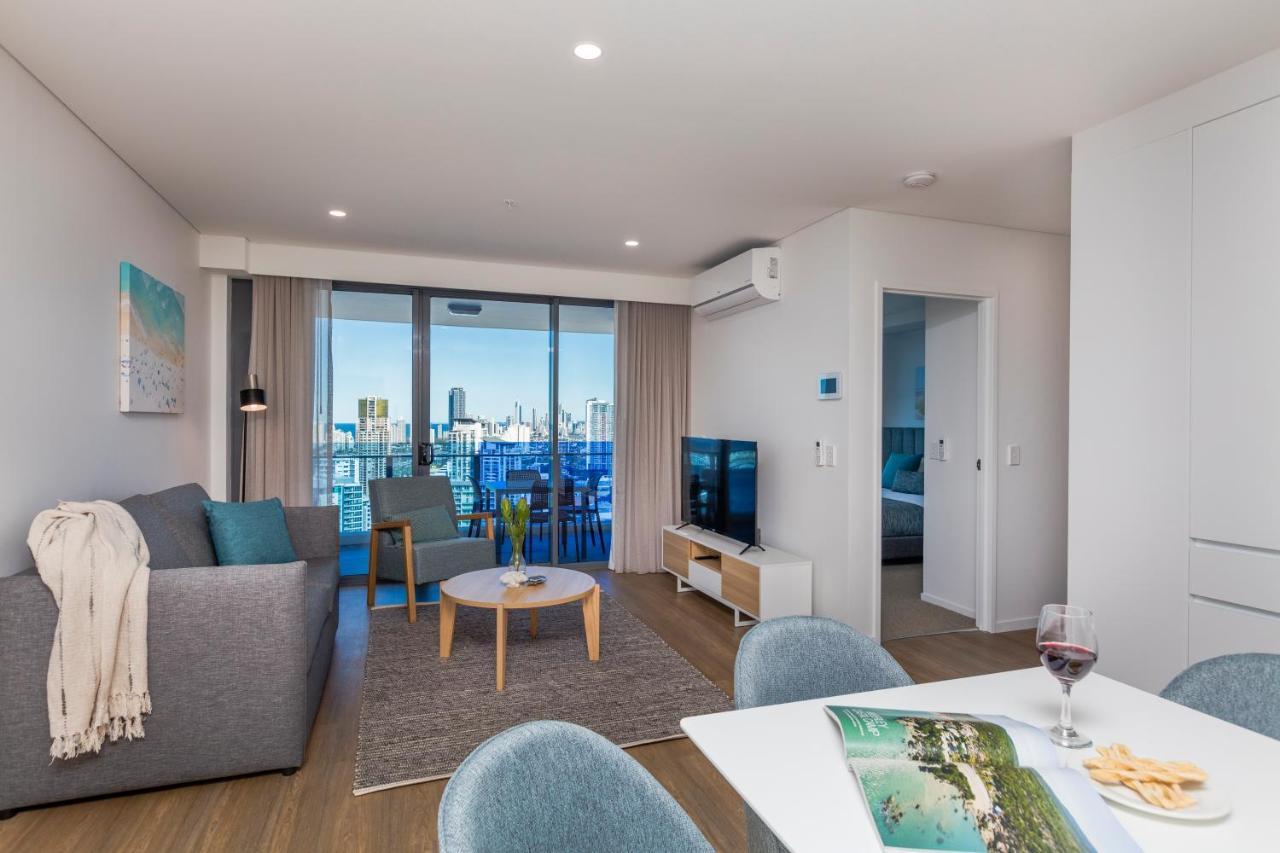 Sky Broadwater Apartments Southport Bagian luar foto