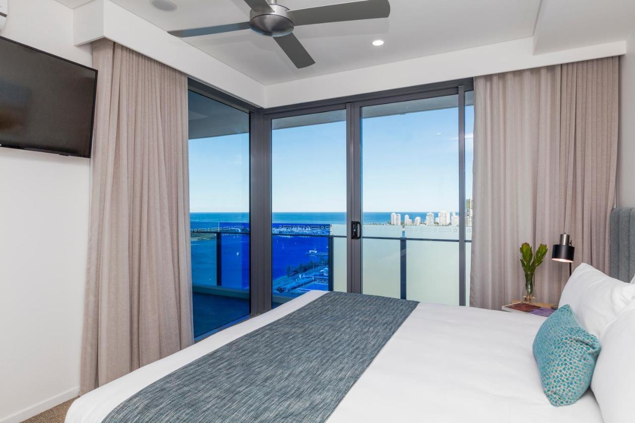 Sky Broadwater Apartments Southport Bagian luar foto