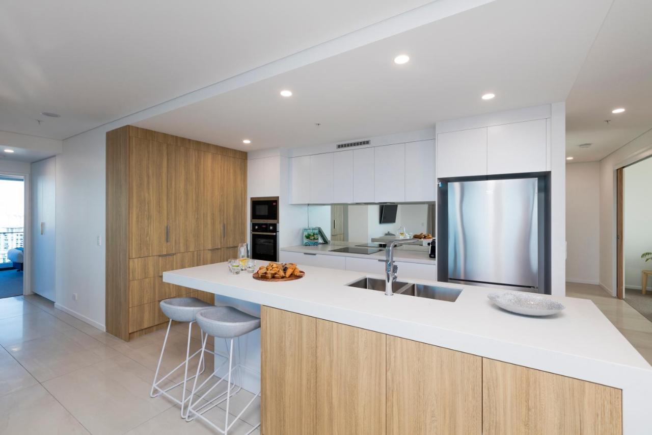 Sky Broadwater Apartments Southport Bagian luar foto