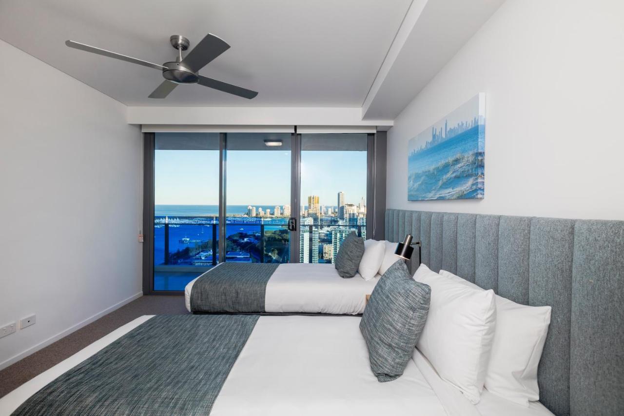 Sky Broadwater Apartments Southport Bagian luar foto